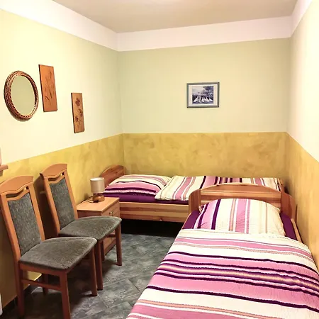 Claudia Gueldenpfennig Apartment