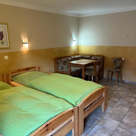 Claudia Gueldenpfennig Lejlighed *